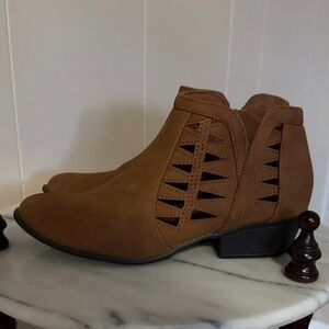 TOP Moda Tan Ankle Booties with Geometric Cutouts